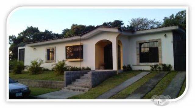 Hermosa Casa en Renta - 1