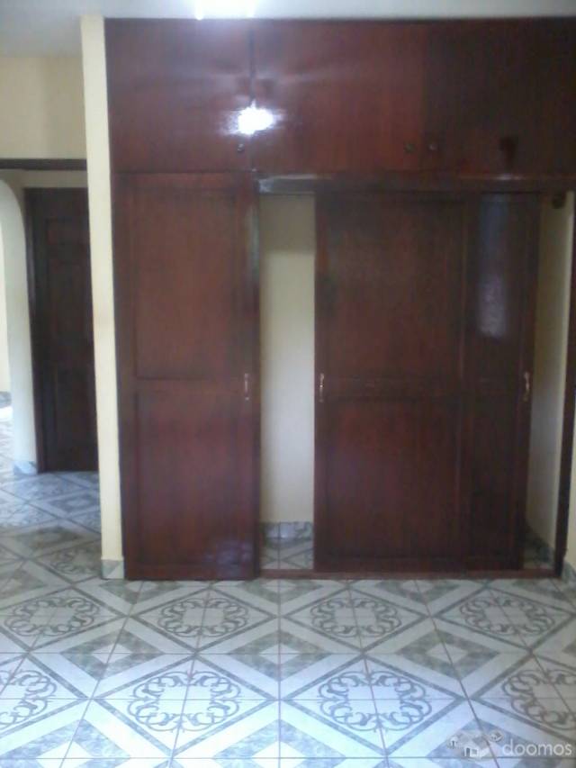 VENDO CASA CON TERRENO NEGOCIABLE  EN CARRET. TICUANTEPE - 5