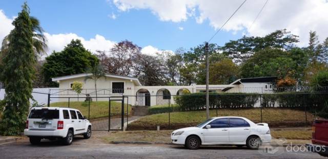 Alquila casa grande en Villa Fontana Sur - 1