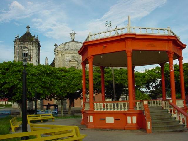 SE VENDE CASA COLONIAL RIVAS - 1