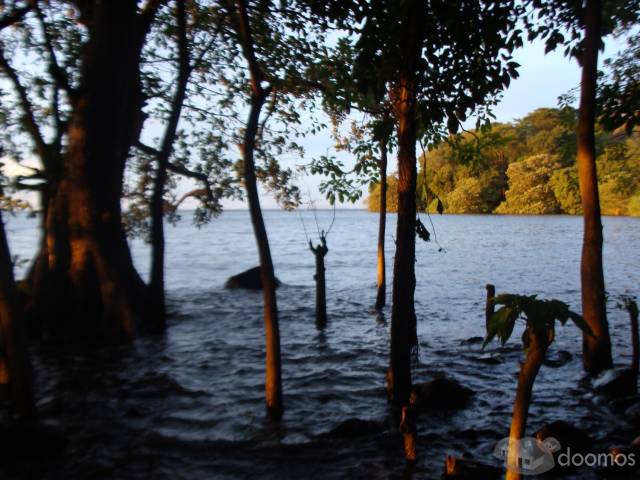 BELLA PROPIEDAD CON VISTA AL LAGO Y VOLCAN en Isla de Ometepe - 1