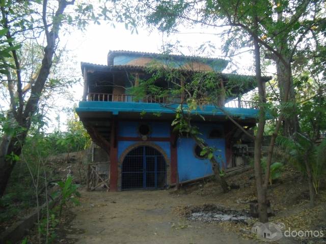 Casona con mucha vegetacion - 3
