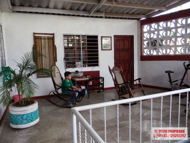 VENDO HERMOSA CASA EN RESIDENCIAL LOS ARCOS, EXCELENTE UBICACION. - 4